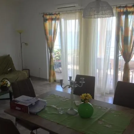 Daire Beachfront Rtina