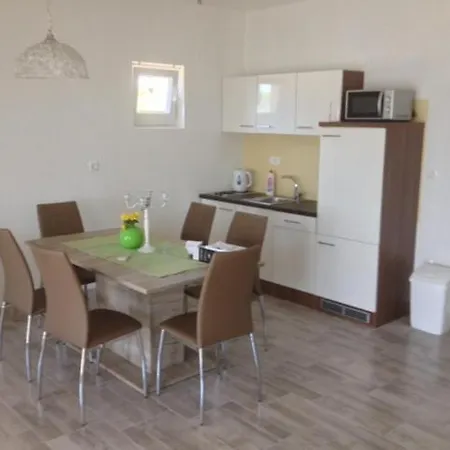 Beachfront Daire Rtina